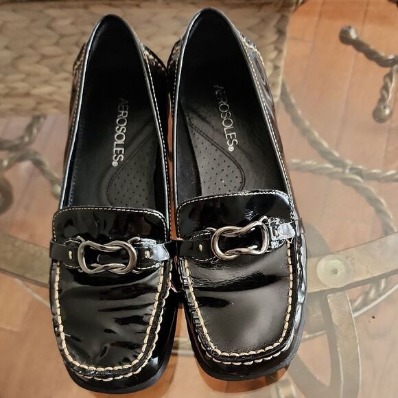 Aerosoles Women's Black Loafers Sz 5.5 Vtg 2000s Patent Leather Y2K Embroidered - Picture 1 of 8